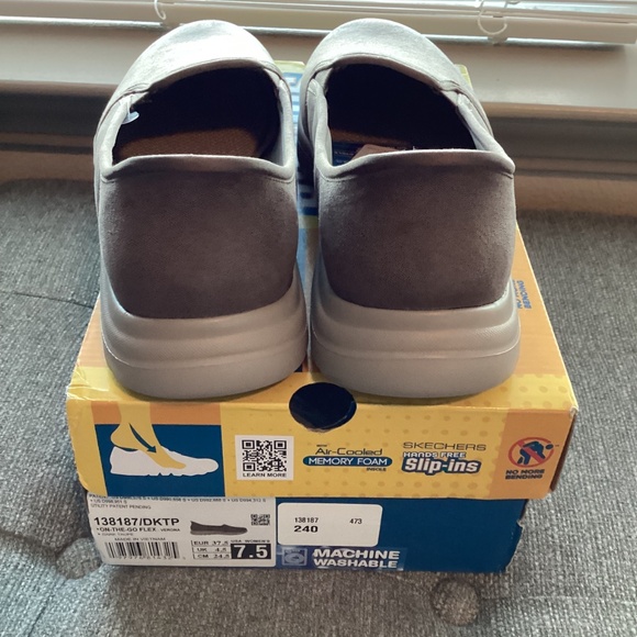 Skechers Women's Slip-Ins: On-the-GO Flex - Verona Slip-On Casual Walking Sneake - Picture 10 of 11